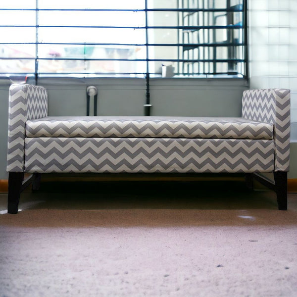 Homeroots 53" Gray And White And Black Upholstered Polyester Blend Geometric Bench With Flip Top  Metal 469323