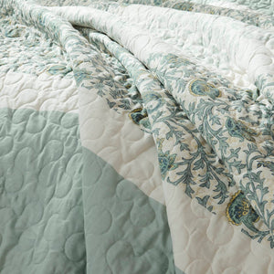 English Elm 6 Madison Park Dawn Cotton Percale Reversible Quilt Set with Paisley Pintuck, Lace Trim, Pillows, Full/Queen Aqua 17.72 L x 22.83 W x 7.09 H B035129023