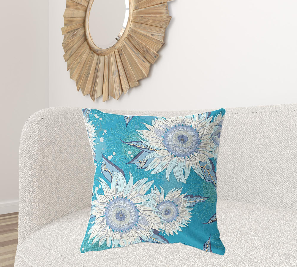 Homeroots 26" X 26" Blue Aqua And White Broadcloth Floral Throw Pillow   470961