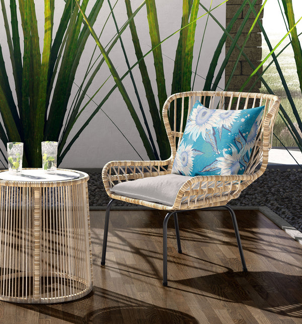 Homeroots 28" X 28" Blue Aqua And White Broadcloth Floral Throw Pillow   470962