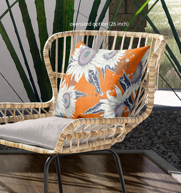 Homeroots 26" X 26" Red And White Broadcloth Floral Throw Pillow   470971