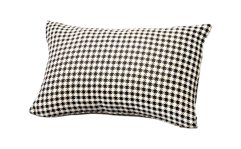 Homeroots Set Of Two 20" X 12" Grey Polyester Houndstooth Zippered Pillow   471708