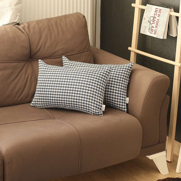 Homeroots Set Of Two 12" X 20" Black And White Throw Pillow   471709