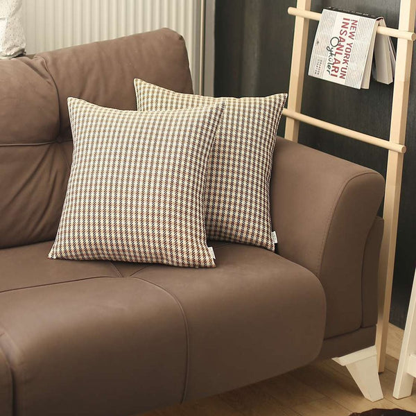 Homeroots Set Of Two 18" X 18" Brown Polyester Houndstooth Zippered Pillow   471711