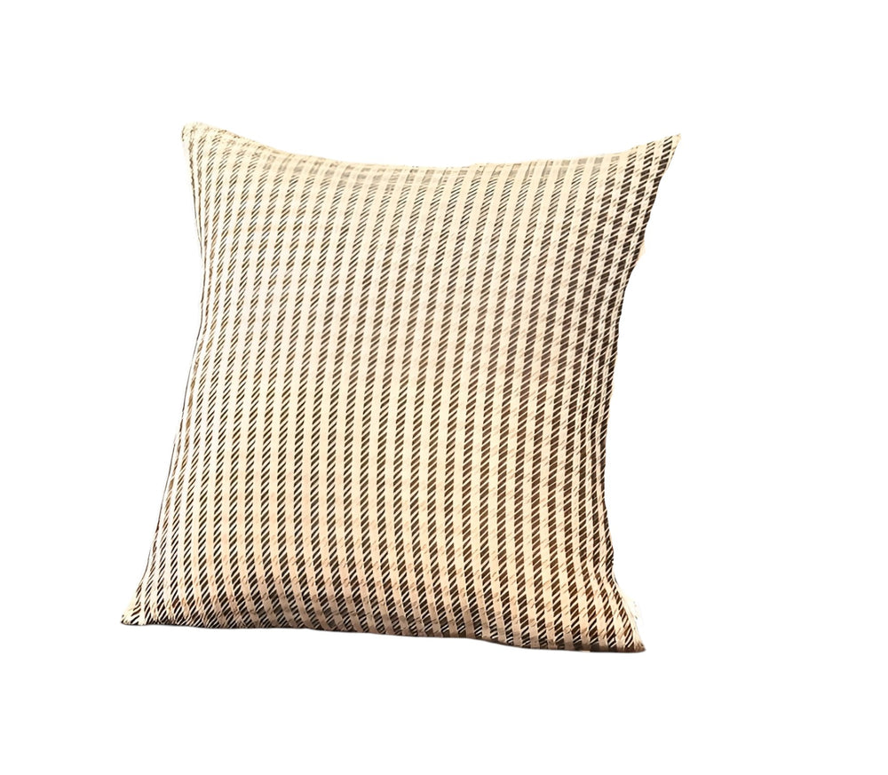Homeroots Set Of Two 18" X 18" Brown Polyester Houndstooth Zippered Pillow   471711