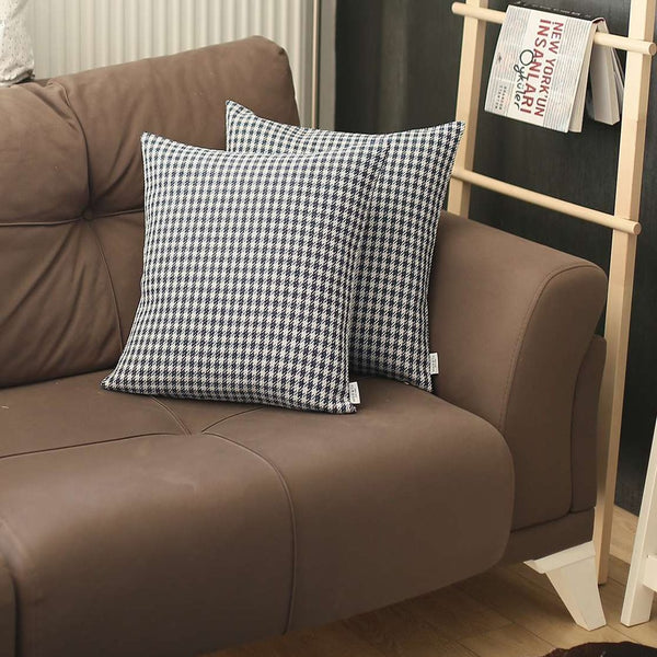 Homeroots Set Of Two 18" Black And White Houndstooth Fabric Throw Pillows   471714