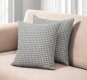 Homeroots Set Of Two 18" Black And White Houndstooth Fabric Throw Pillows   471714