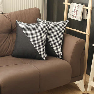 Homeroots Set Of Two 18" X 18" Black And White Houndstooth Zippered Handmade Polyester Throw Pillow   471727