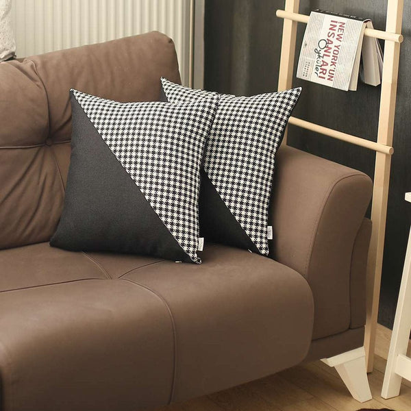 Homeroots Set Of Two 18" X 18" Black And White Houndstooth Zippered Handmade Polyester Throw Pillow   471727