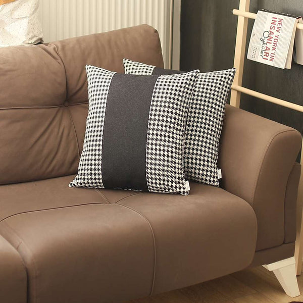 Homeroots Set Of Two 18" X 18" White And Black Houndstooth Zippered Handmade Polyester Throw Pillow   471768