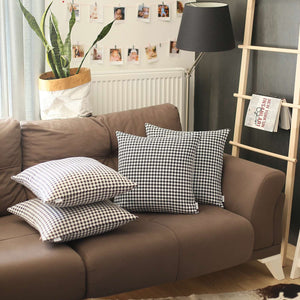 Homeroots Set Of Four 18" Black And White Houndstooth Fabric Throw Pillows   471828