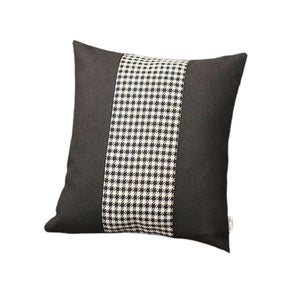 Homeroots Set Of Four 18" Black And White Houndstooth Fabric Throw Pillows   471890