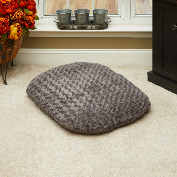 Homeroots Gray 3" X 4" Lux Faux Fur Oval Pet Bed Gray Fur 472110