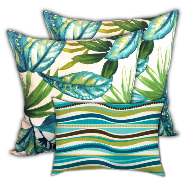 Homeroots Set Of Three 19" X 19" White And Green Zippered Tropical Throw Indoor Outdoor Pillow Cover  Uv Protected Polyester 472910