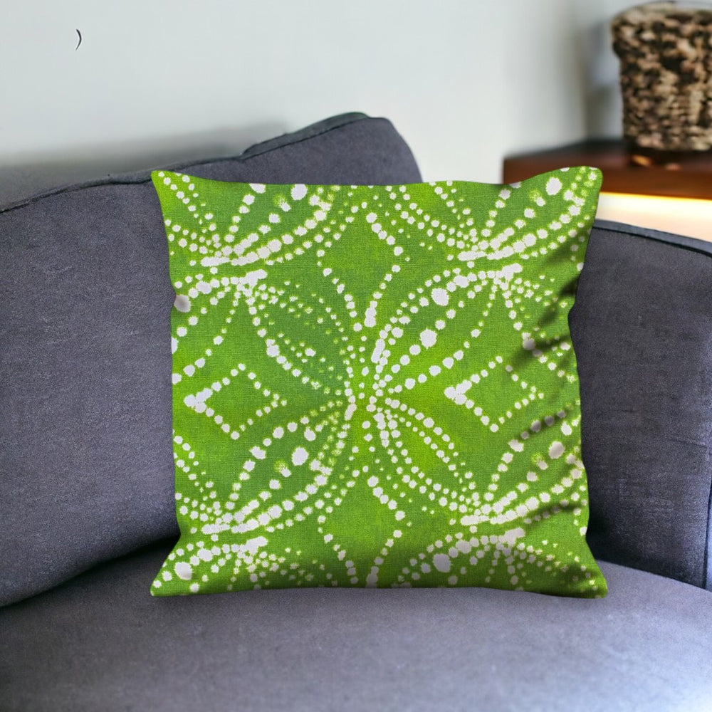 Homeroots 20" Green And White Christmas Medallion Cotton Throw Pillow Cover   472975