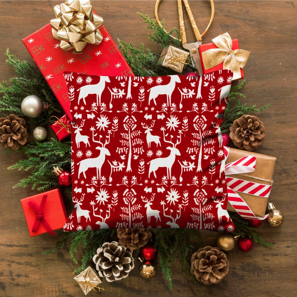 Homeroots 20" X 20" Red Gray And White Reindeer Zippered 100% Cotton Animal Print Throw Pillow Cover   472987