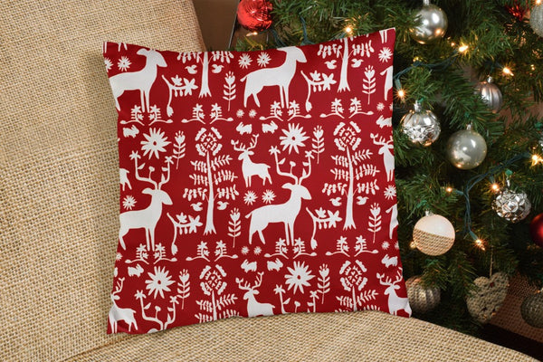 Homeroots 20" X 20" Red Gray And White Reindeer Zippered 100% Cotton Animal Print Throw Pillow Cover   472987