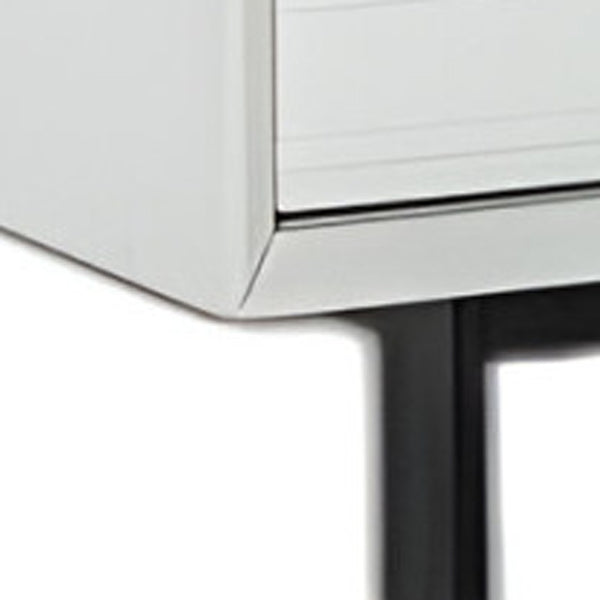 Homeroots 51" White Manufactured Wood Six Drawer Double Dresser  Manufactured Wood 473118