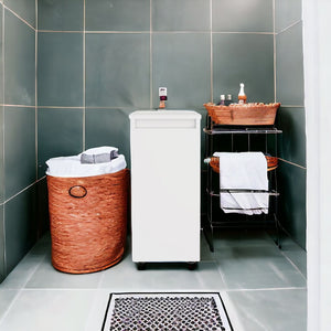 Homeroots 24" White One Drawer Bathroom Storage Cabinet   473308