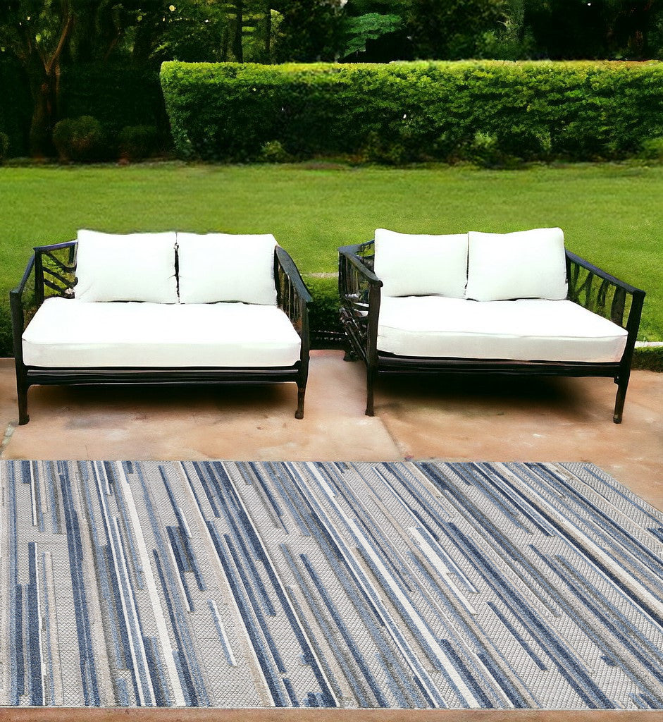 Homeroots 7' X 9' Blue Abstract Stain Resistant Indoor Outdoor Area Rug  Uv,Treated Polypropylene 473662