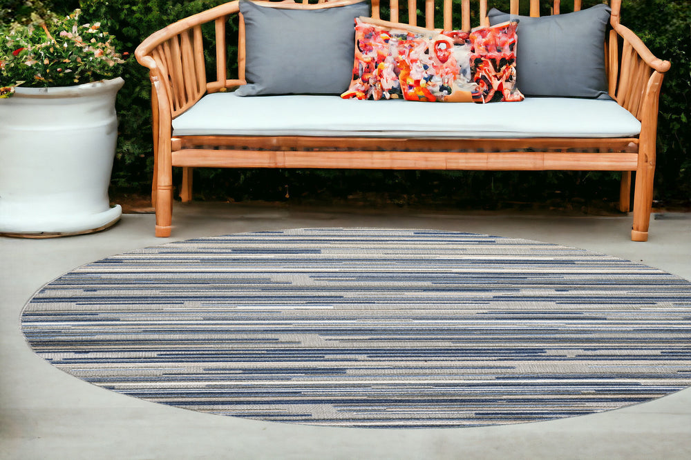 Homeroots 8’ Round Blue Abstract Striped Indoor Outdoor Area Rug  Uv,Treated Polypropylene 473663