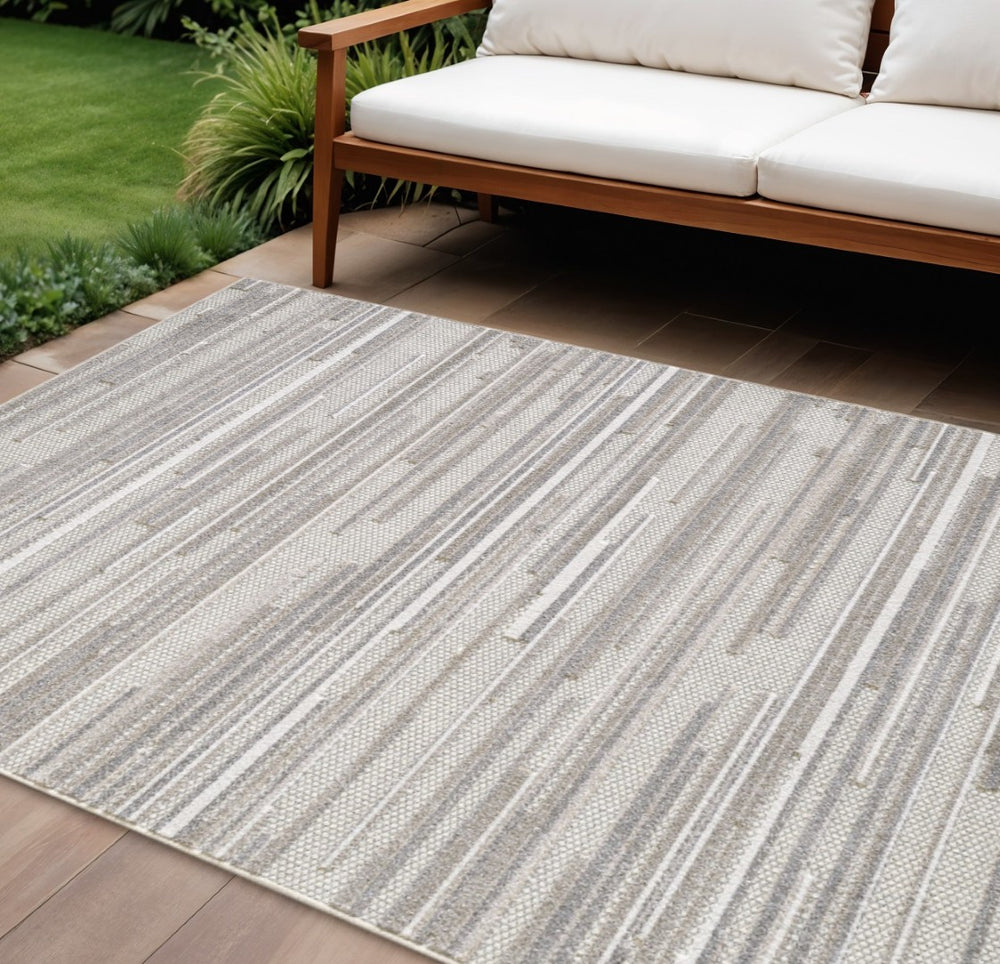 HomeRoots 5' Gray Abstract Area Rug – Stain Resistant, Durable Design for Indoor & Outdoor Living Spaces 8' X 10' Rectangle 473688