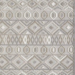 HomeRoots 5' Gray and Ivory Southwestern Area Rug – Stain Resistant, Durable, Indoor/Outdoor Style for Every Space 5' X 7' Rectangle 473691
