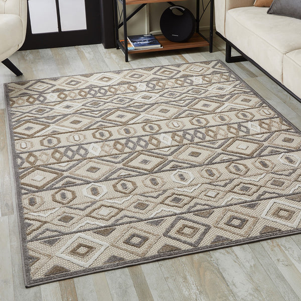 Homeroots 5' X 7' Gray And Ivory Southwestern Stain Resistant Indoor Outdoor Area Rug  Uv,Treated Polypropylene 473691