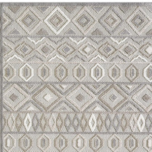 HomeRoots 5' Gray and Ivory Southwestern Area Rug – Stain Resistant, Durable, Indoor/Outdoor Style for Every Space 7' X 9' Rectangle 473692