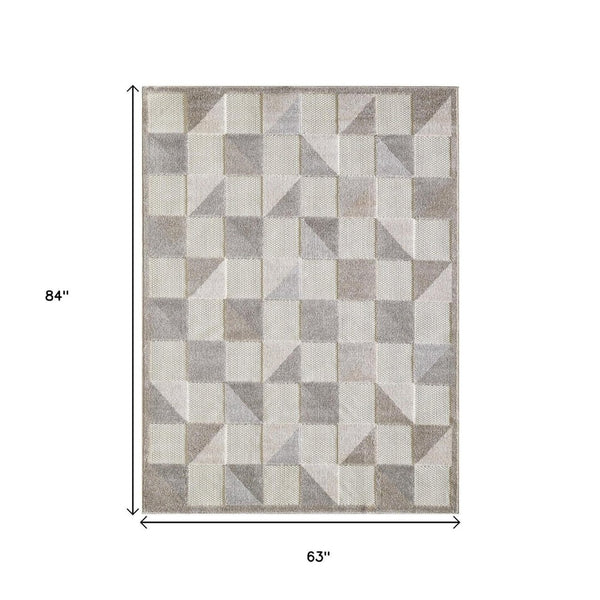 HomeRoots 5' Gray Geometric Area Rug - Stain Resistant, Durable, Versatile for Indoor & Outdoor Living Spaces 5' X 7' Rectangle 473697