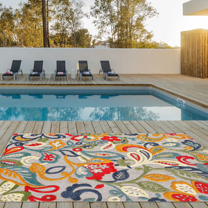 Homeroots 5’ X 7’ Multi Jacobean Floral Indoor Outdoor Area Rug  Uv,Treated Polypropylene 473709