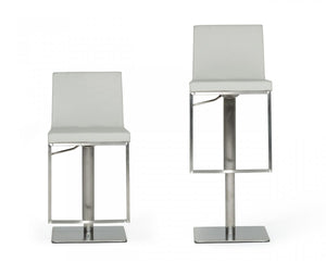 Homeroots 32" Light Gray And Silver Faux Leather And Stainless Steel Swivel Low Back Bar Height Bar Chair   473897