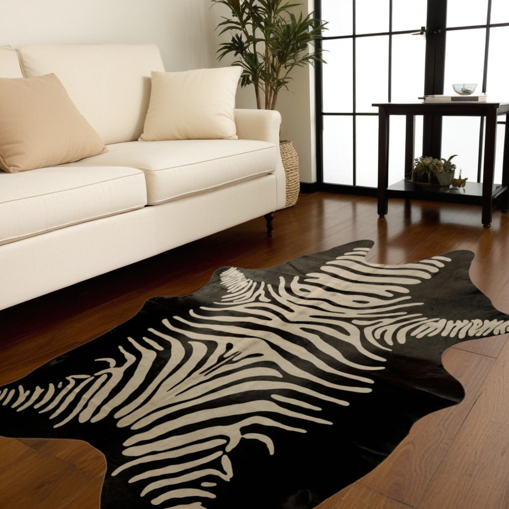 Homeroots 6' X 7' Off White And Black Zebra Print Genuine Cowhide Area Rug  Cowhide 473904