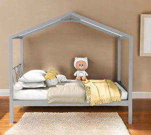 Homeroots Gray Wood Full Four Poster Bed Frame  Manufactured Wood + Solid Wood 473936