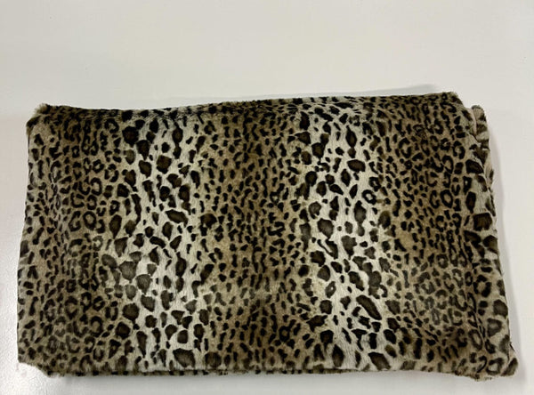 HomeRoots 50" Luxe Faux Fur Leopard Throw Blanket - Cozy, Soft, and Stylish for Home Decor and Comfort 474020