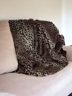 HomeRoots 50" Luxe Faux Fur Leopard Throw Blanket - Cozy, Soft, and Stylish for Home Decor and Comfort 474020