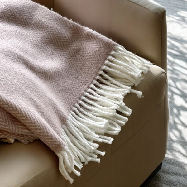 Homeroots 70" X 55" Dusty Rose Woven Cotton Herringbone Plush Throw Blanket  Cotton 474024