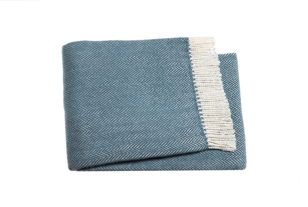 Homeroots Aqua Blue And White Dreamy Soft Herringbone Throw Blanket  Cotton 474026
