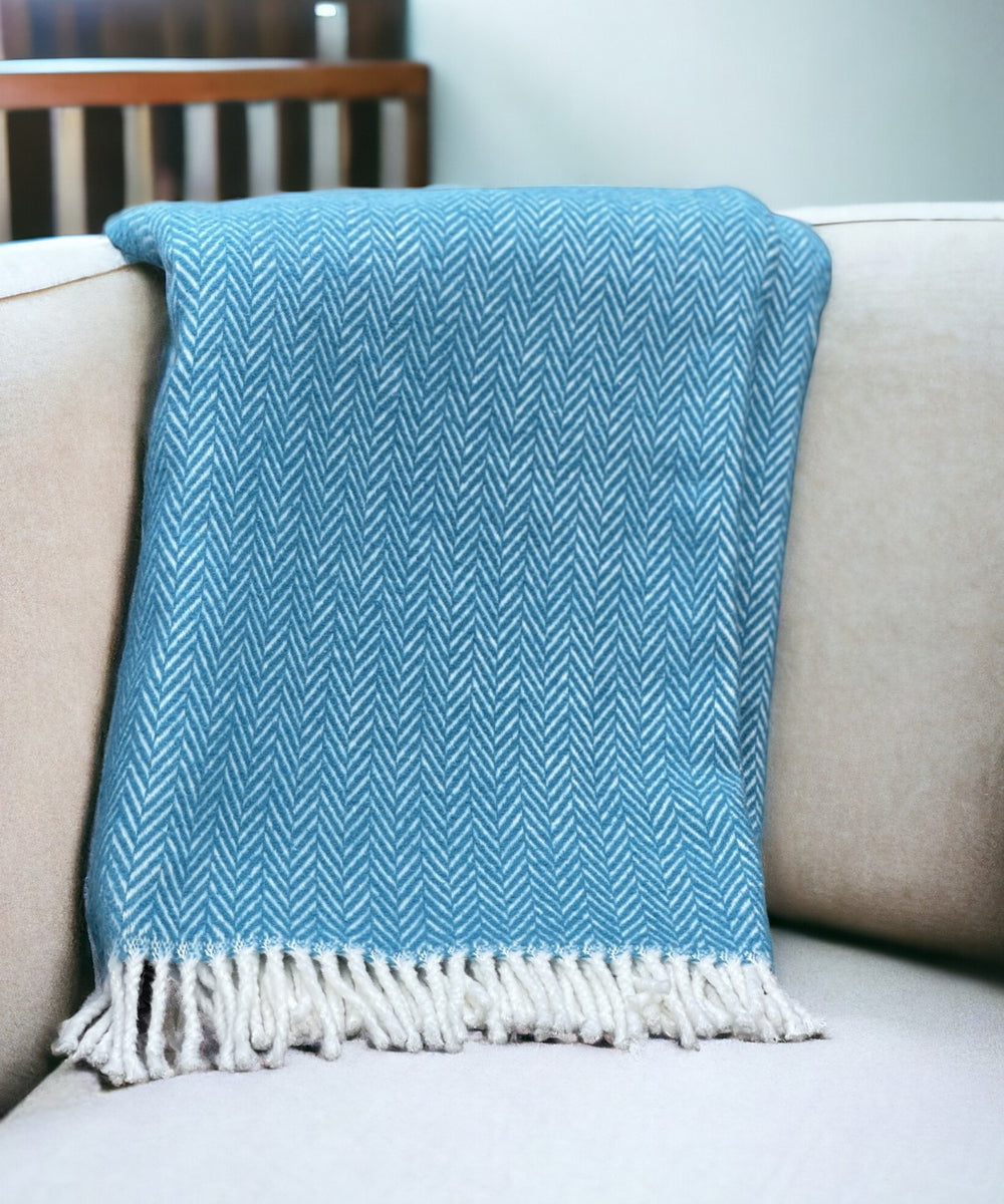 Homeroots 55" X 70" Teal Blue And White Woven Herringbone Plush Throw Blanket  Cotton 474028