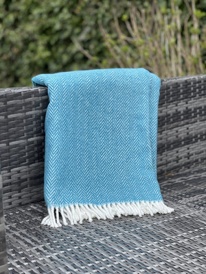 Homeroots 55" X 70" Teal Blue And White Woven Herringbone Plush Throw Blanket  Cotton 474028