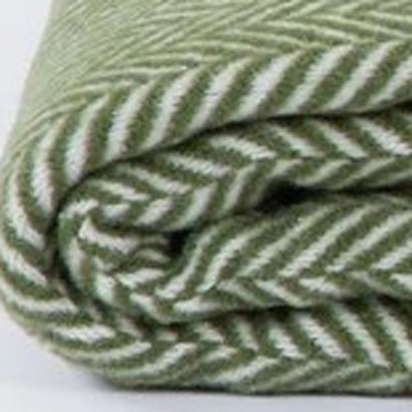 Homeroots Moss Green And White Dreamy Soft Herringbone Throw Blanket  Cotton 474034