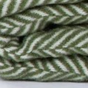 Homeroots Moss Green And White Dreamy Soft Herringbone Throw Blanket  Cotton 474034