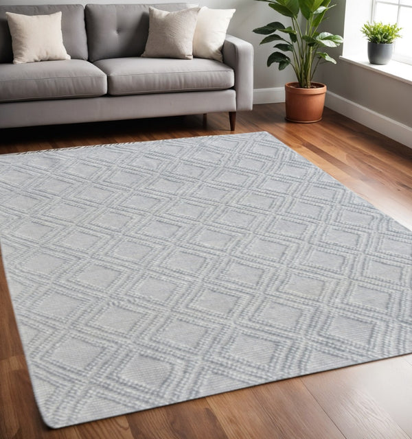 HomeRoots 5' Gray Geometric Handmade Area Rug - Modern Design, Durable, Soft Touch for Living Rooms & More 5' X 7' 475222