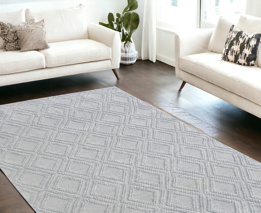 Homeroots 6' X 9' Gray Geometric Handmade Area Rug  Polyester 475223