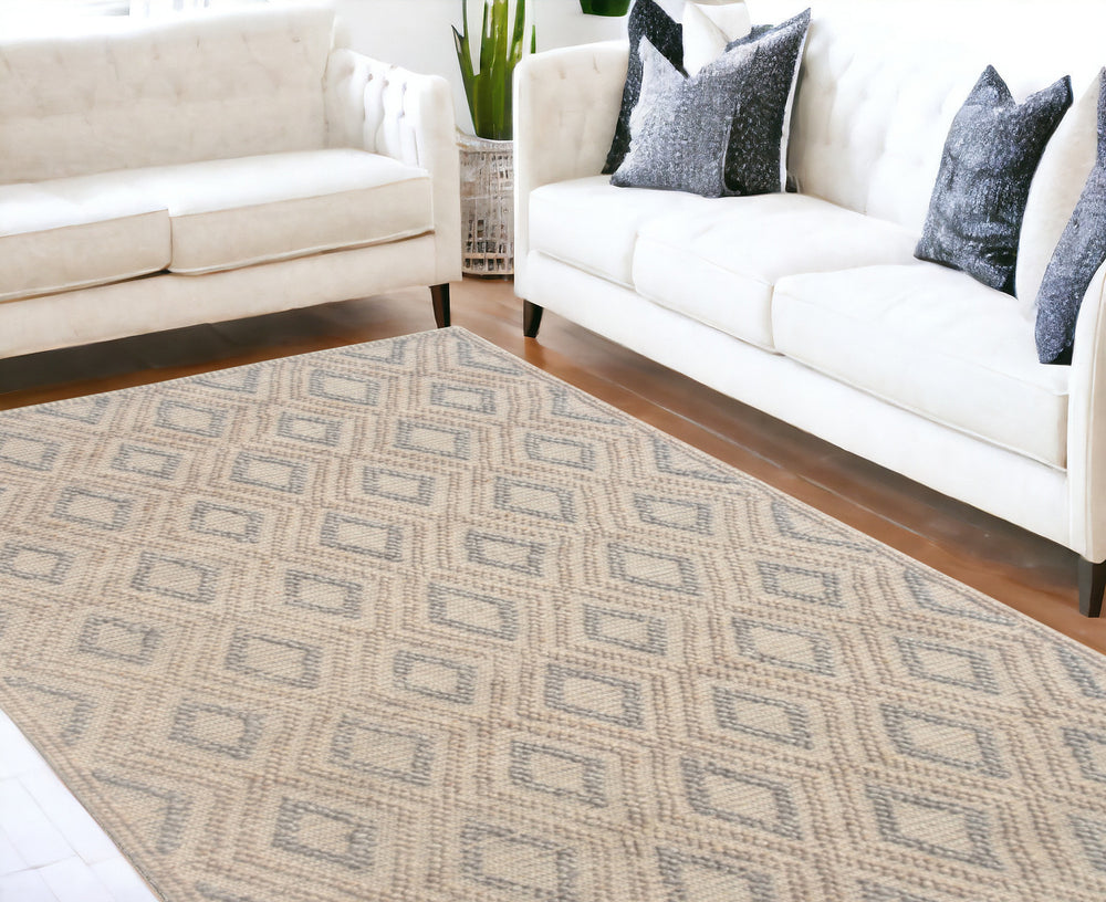 Homeroots 6' X 9' Natural Geometric Handmade Area Rug  Polyester 475227