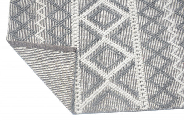 HomeRoots 5' Handmade Gray and Ivory Geometric Area Rug - Modern, Durable, and Stylish for Any Room 5' X 7' 475238