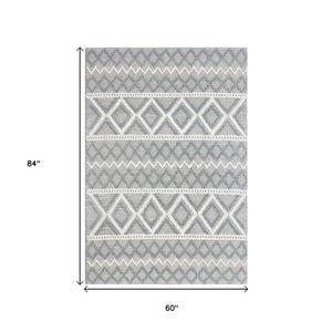 HomeRoots 5' Handmade Gray and Ivory Geometric Area Rug - Modern, Durable, and Stylish for Any Room 5' X 7' 475238
