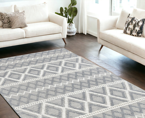 Homeroots 6' X 9' Gray And Ivory Geometric Handmade Area Rug  Polyester 475239