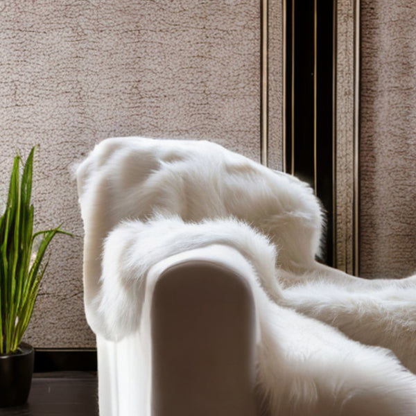 Homeroots 60" X 86" Royal White Long Hair Faux Fur Throw  Faux Fur 475691