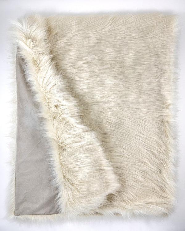 Homeroots 60" X 86" Royal White Long Hair Faux Fur Throw  Faux Fur 475691